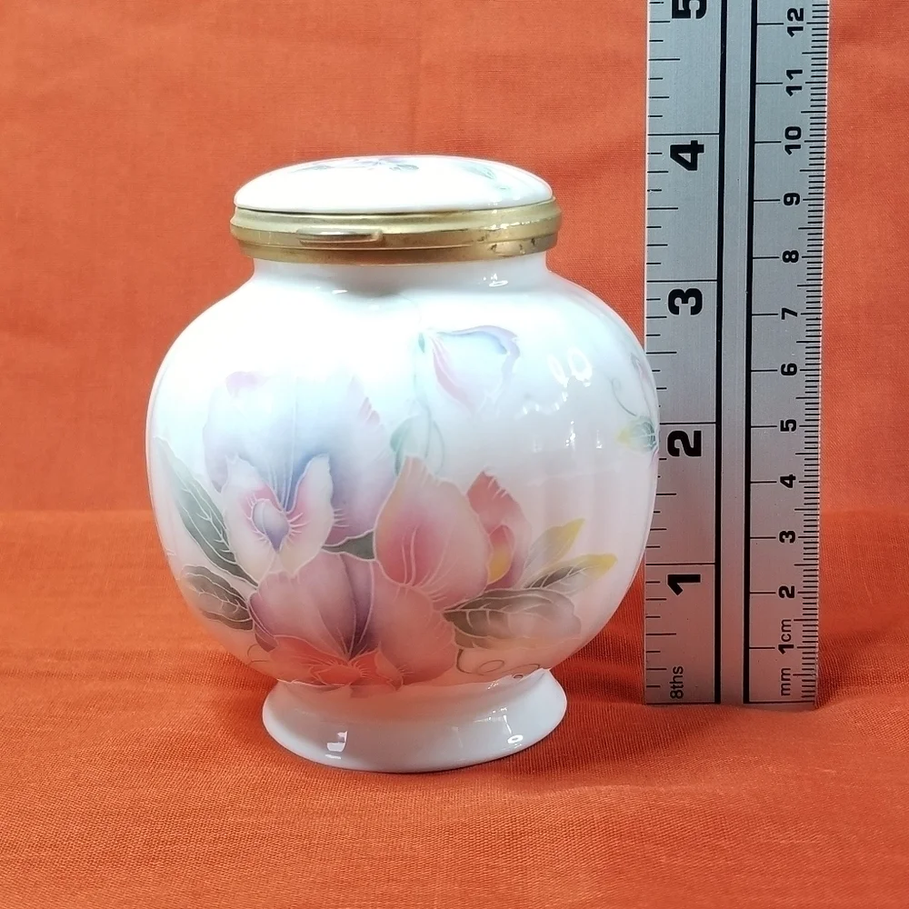 Aynsley White Floral Lidded Ginger Jar  